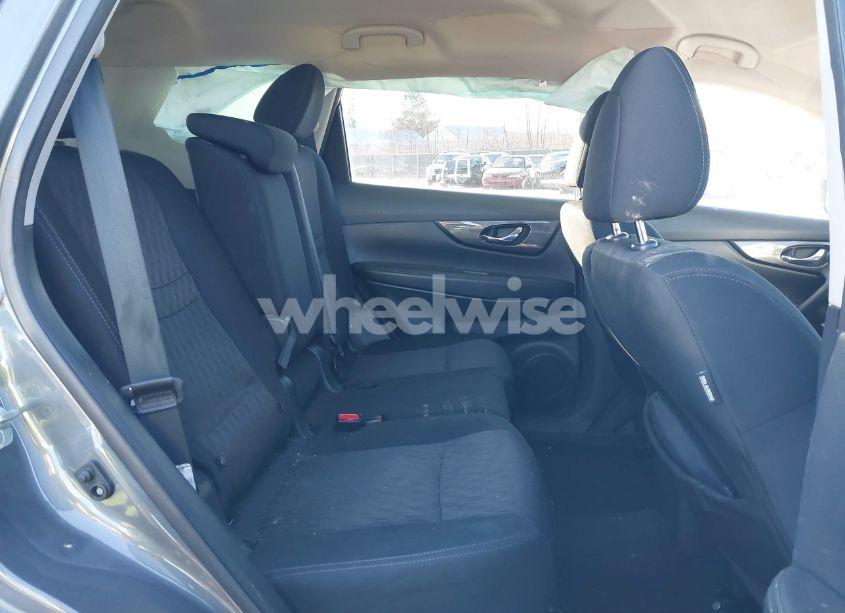 Photo 8 of 2019 Nissan Rogue SV (VIN 5N1AT2MV3KC732262)