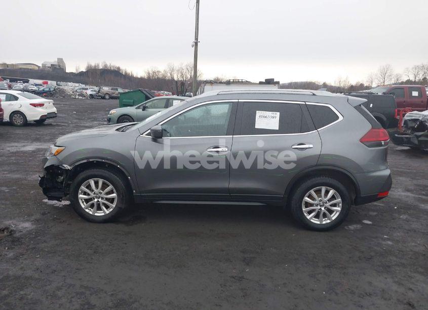 Photo 14 of 2019 Nissan Rogue SV (VIN 5N1AT2MV3KC757226)