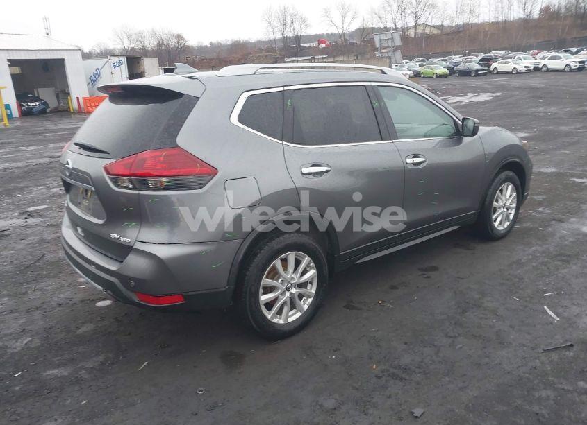 Photo 4 of 2019 Nissan Rogue SV (VIN 5N1AT2MV3KC757226)