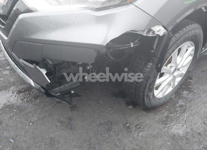 Photo 6 of 2019 Nissan Rogue SV (VIN 5N1AT2MV3KC757226)