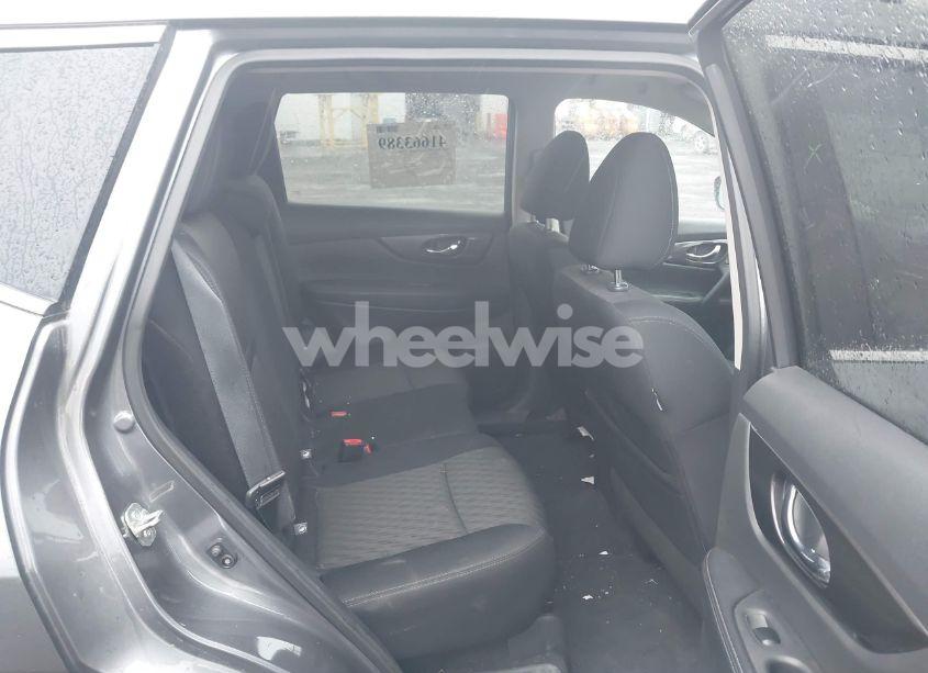 Photo 8 of 2019 Nissan Rogue SV (VIN 5N1AT2MV3KC757226)