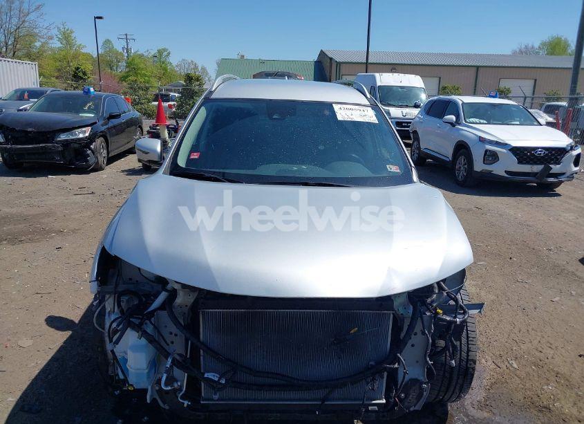 Photo 6 of 2019 Nissan Rogue SL (VIN 5N1AT2MV3KC781669)