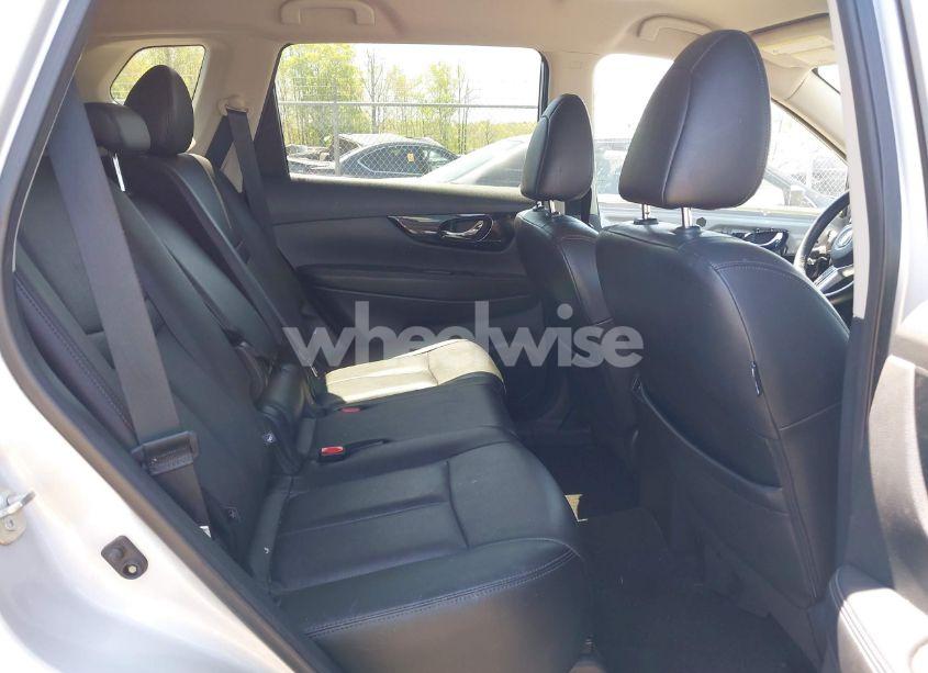 Photo 8 of 2019 Nissan Rogue SL (VIN 5N1AT2MV3KC781669)