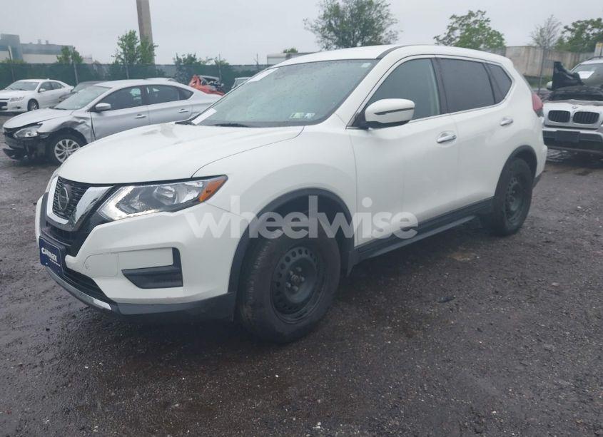 Photo 2 of 2019 Nissan Rogue S (VIN 5N1AT2MV3KC831907)