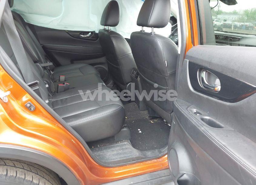 Photo 8 of 2020 Nissan Rogue SL INTELLIGENT AWD (VIN 5N1AT2MV3LC748821)