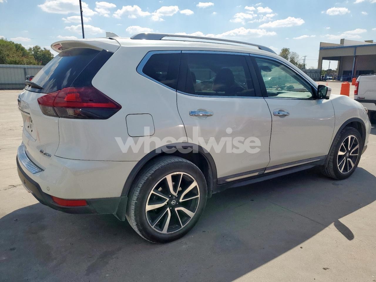 Photo 3 of 2019 NISSAN ROGUE S (VIN 5N1AT2MV3LC759169)