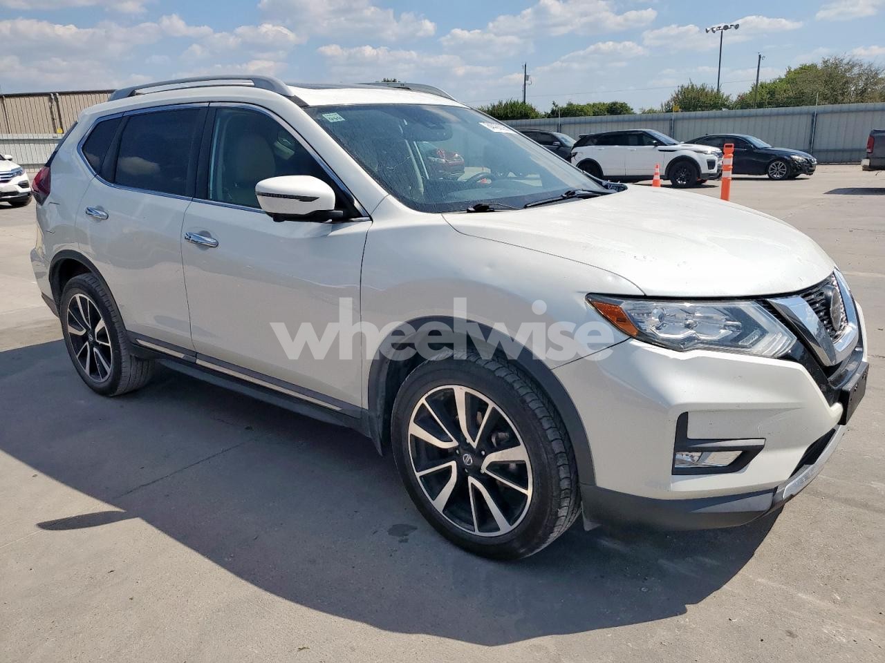 Photo 4 of 2019 NISSAN ROGUE S (VIN 5N1AT2MV3LC759169)