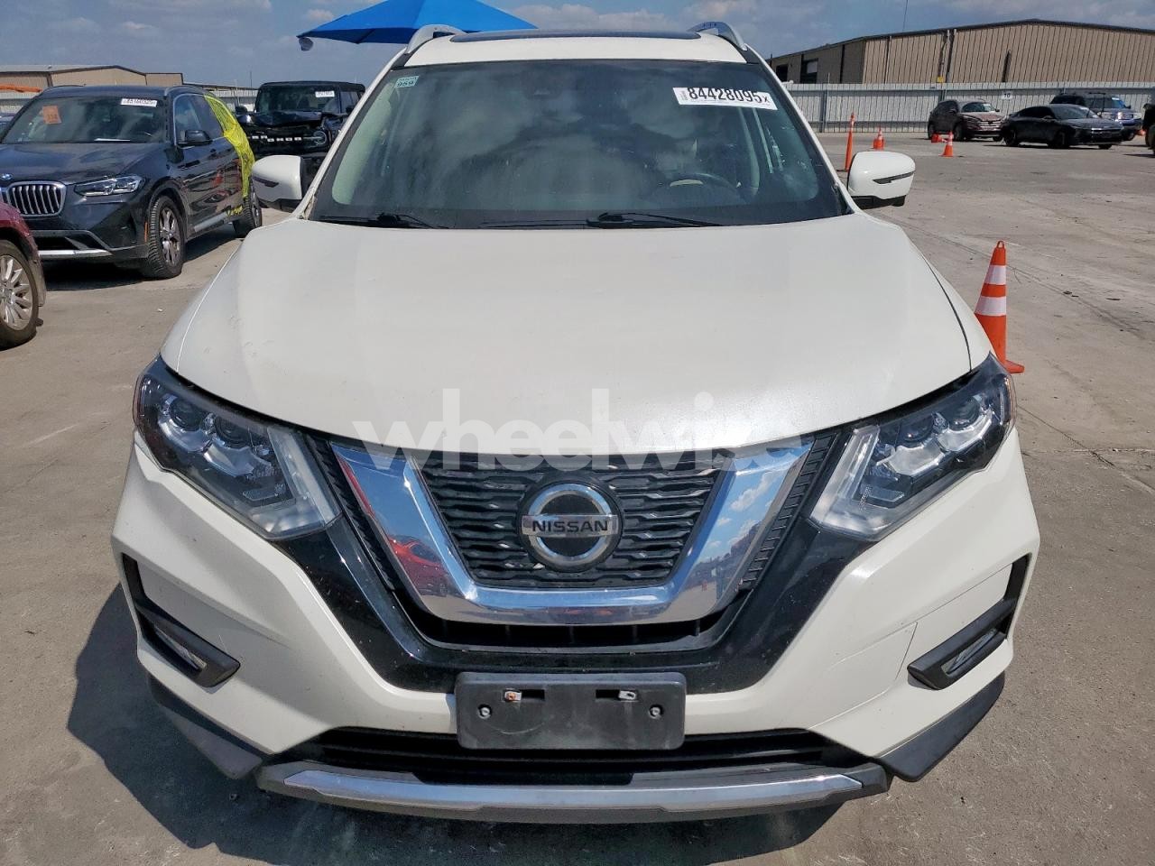 Photo 5 of 2019 NISSAN ROGUE S (VIN 5N1AT2MV3LC759169)