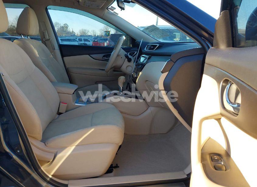 Photo 5 of 2015 Nissan Rogue SV (VIN 5N1AT2MV4FC751988)