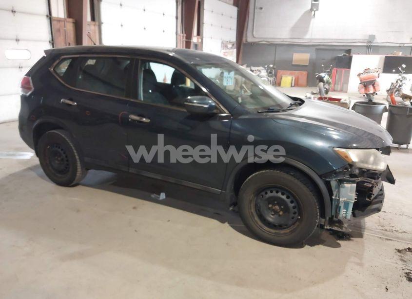2015 Nissan Rogue S (VIN 5N1AT2MV4FC771612) main photo