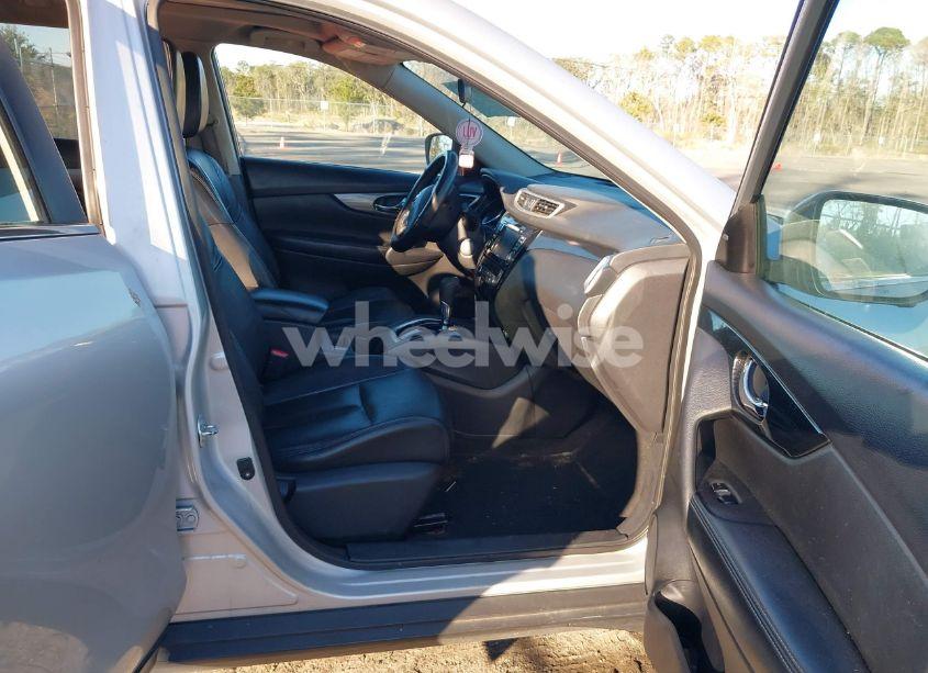 Photo 5 of 2015 Nissan Rogue SL (VIN 5N1AT2MV4FC810036)