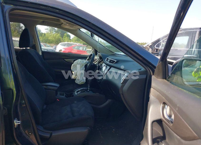 Photo 5 of 2015 Nissan Rogue SV (VIN 5N1AT2MV4FC841240)