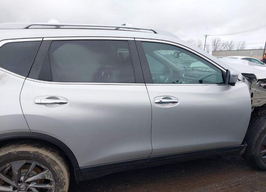 Photo 13 of 2016 Nissan Rogue SL (VIN 5N1AT2MV4GC772938)