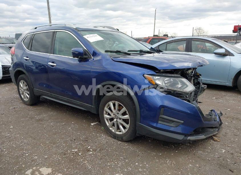 2017 Nissan Rogue SV (VIN 5N1AT2MV4HC739181) main photo