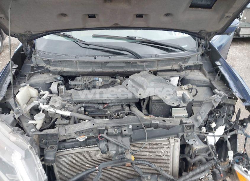 Photo 10 of 2017 Nissan Rogue SV (VIN 5N1AT2MV4HC739181)