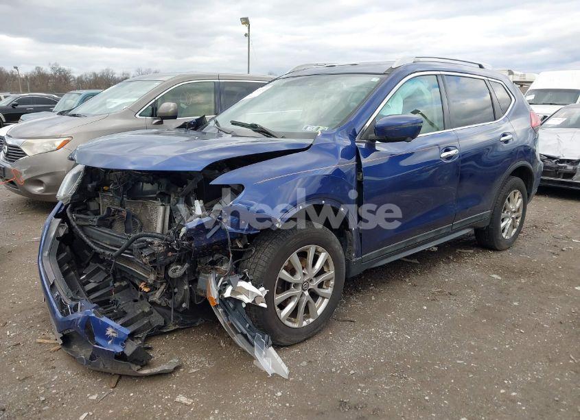 Photo 2 of 2017 Nissan Rogue SV (VIN 5N1AT2MV4HC739181)