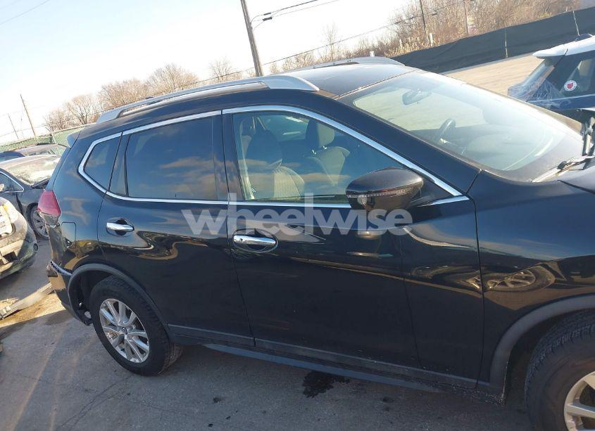 Photo 13 of 2017 Nissan Rogue SV (VIN 5N1AT2MV4HC747541)