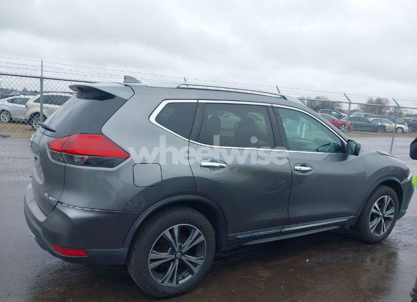 Photo 13 of 2017 Nissan Rogue SL (VIN 5N1AT2MV4HC769717)