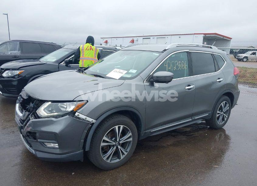 Photo 2 of 2017 Nissan Rogue SL (VIN 5N1AT2MV4HC769717)
