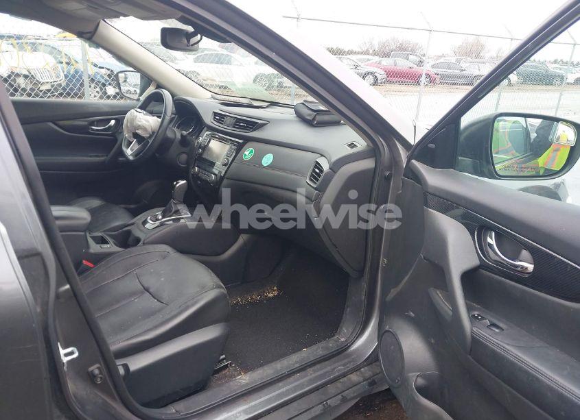 Photo 5 of 2017 Nissan Rogue SL (VIN 5N1AT2MV4HC769717)