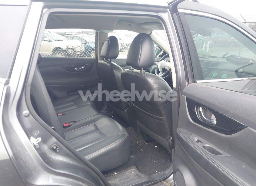 Photo 8 of 2017 Nissan Rogue SL (VIN 5N1AT2MV4HC769717)