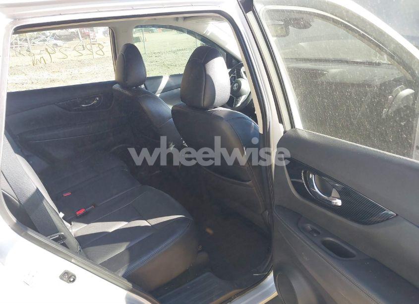 Photo 8 of 2017 Nissan Rogue SL (VIN 5N1AT2MV4HC787053)