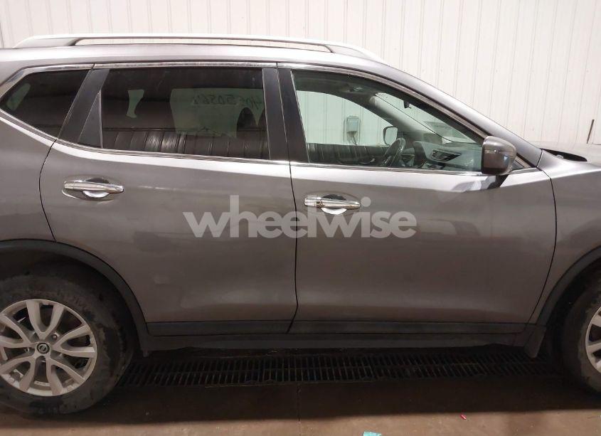 Photo 13 of 2017 Nissan Rogue SV (VIN 5N1AT2MV4HC799865)