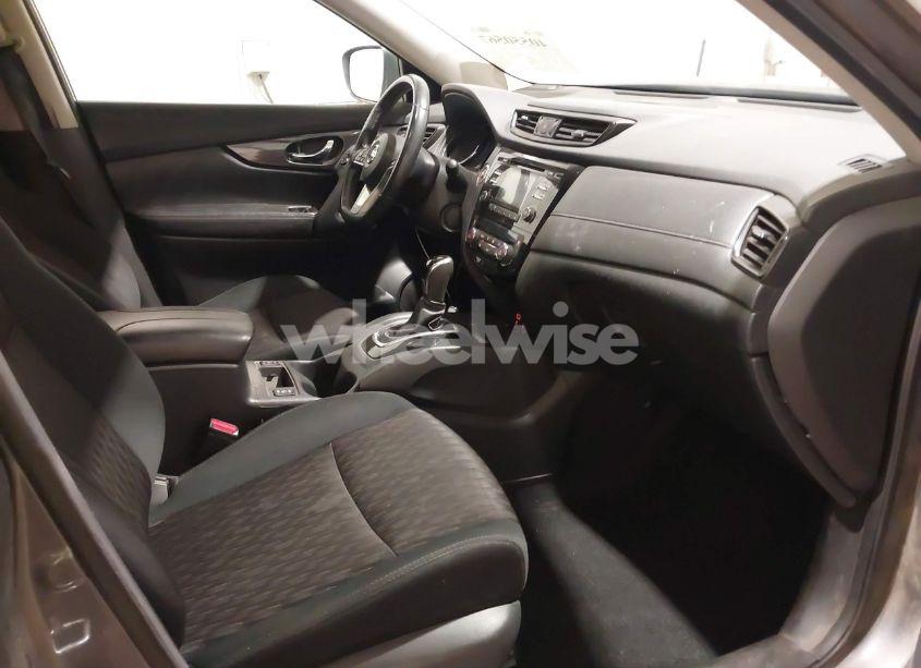 Photo 5 of 2017 Nissan Rogue SV (VIN 5N1AT2MV4HC799865)