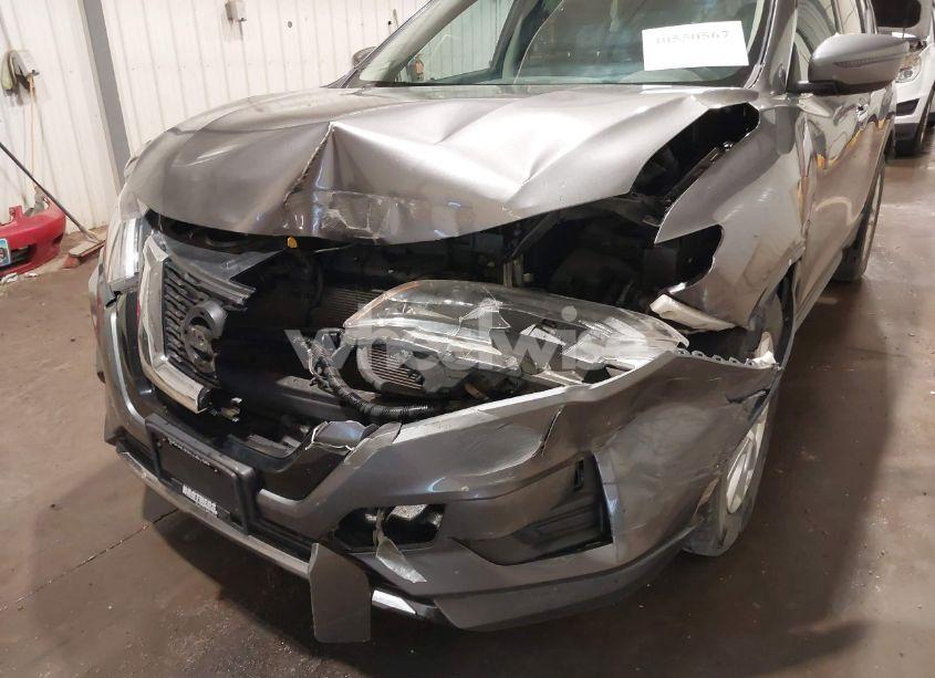 Photo 6 of 2017 Nissan Rogue SV (VIN 5N1AT2MV4HC799865)