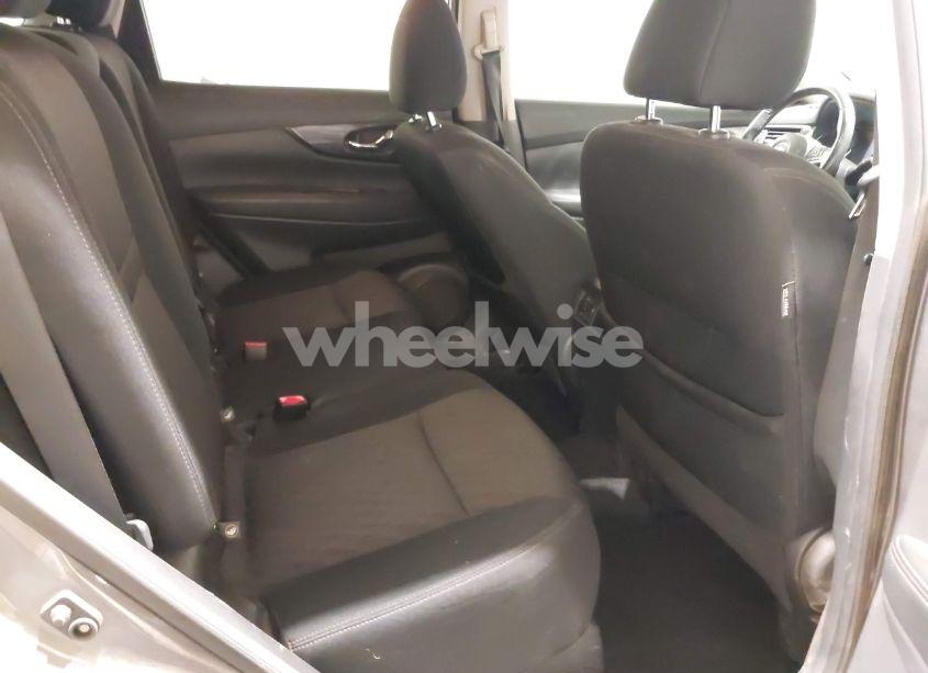 Photo 8 of 2017 Nissan Rogue SV (VIN 5N1AT2MV4HC799865)