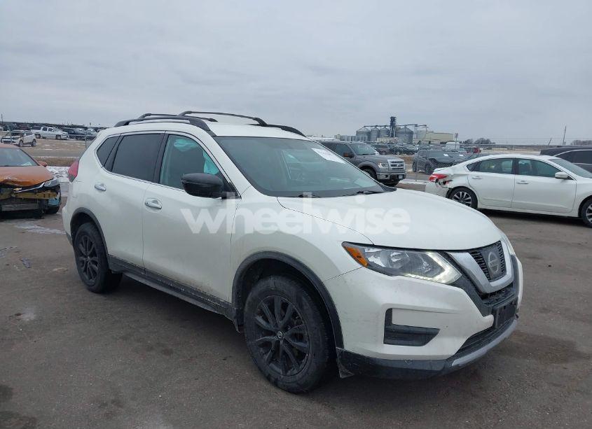 2017 Nissan Rogue SV (VIN 5N1AT2MV4HC829687) main photo