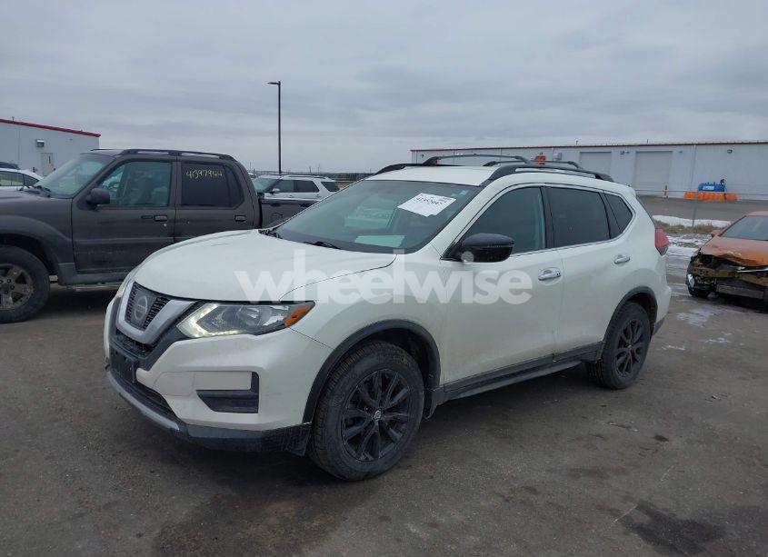 Photo 2 of 2017 Nissan Rogue SV (VIN 5N1AT2MV4HC829687)