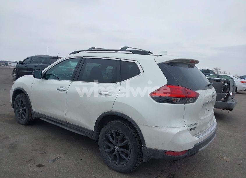 Photo 3 of 2017 Nissan Rogue SV (VIN 5N1AT2MV4HC829687)