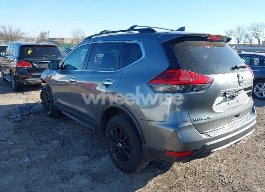 Photo 3 of 2017 Nissan Rogue SV (VIN 5N1AT2MV4HC878436)