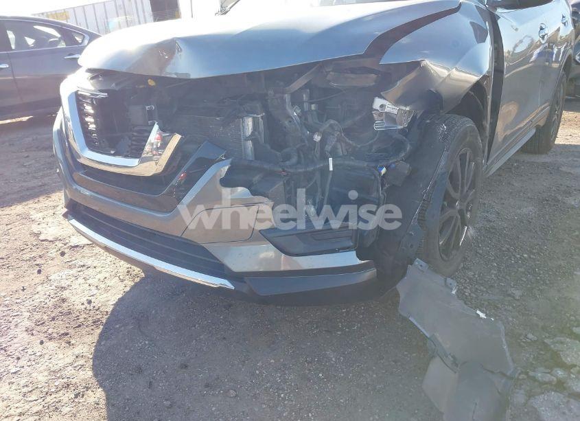 Photo 6 of 2017 Nissan Rogue SV (VIN 5N1AT2MV4HC878436)