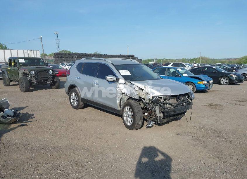 2017 Nissan Rogue SV (VIN 5N1AT2MV4HC878808) main photo