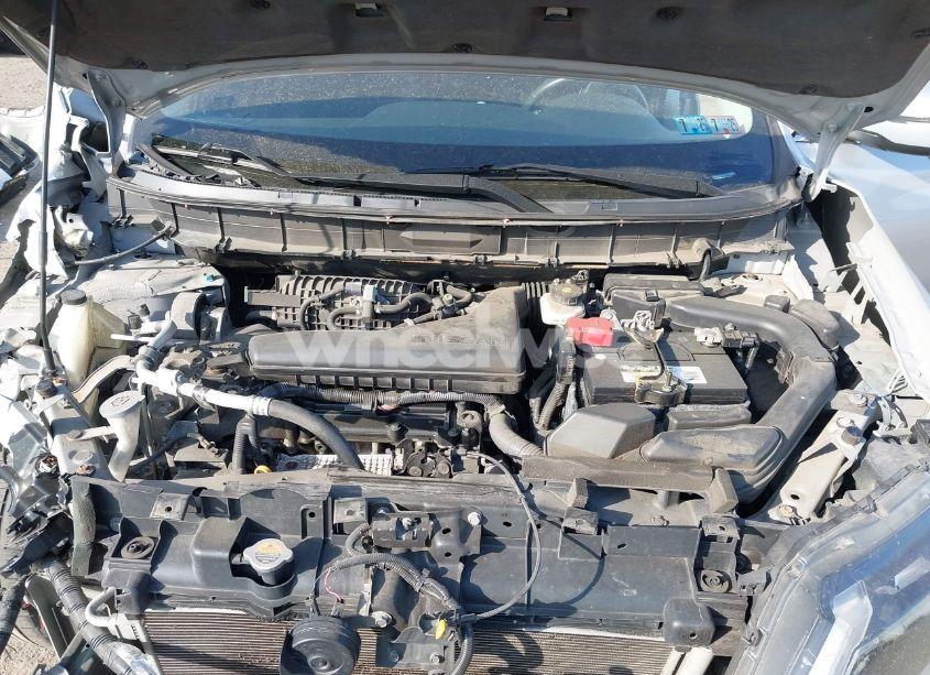 Photo 10 of 2017 Nissan Rogue SV (VIN 5N1AT2MV4HC878808)