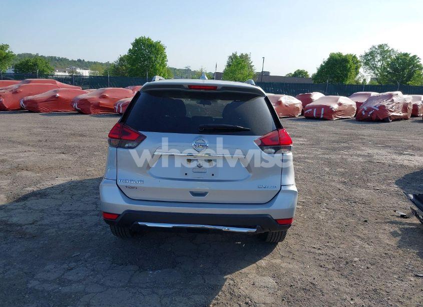 Photo 17 of 2017 Nissan Rogue SV (VIN 5N1AT2MV4HC878808)