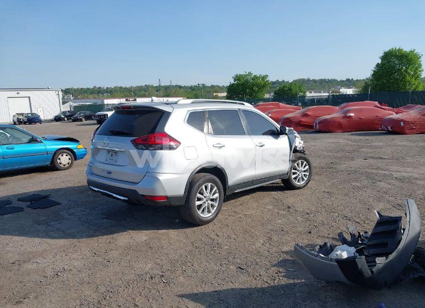 Photo 4 of 2017 Nissan Rogue SV (VIN 5N1AT2MV4HC878808)