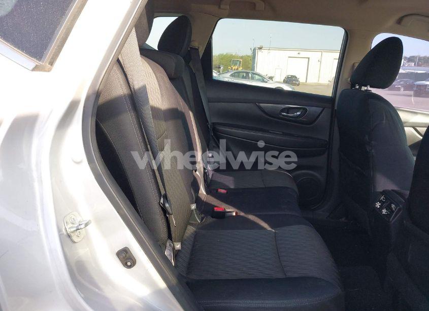 Photo 8 of 2017 Nissan Rogue SV (VIN 5N1AT2MV4HC878808)