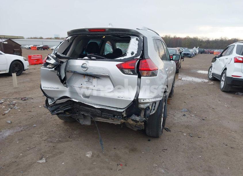 Photo 4 of 2017 Nissan Rogue SV (VIN 5N1AT2MV4HC886343)
