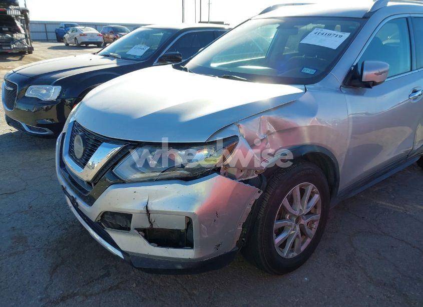 Photo 6 of 2018 Nissan Rogue SV (VIN 5N1AT2MV4JC711063)