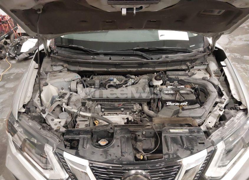 Photo 10 of 2018 Nissan Rogue SV (VIN 5N1AT2MV4JC712956)