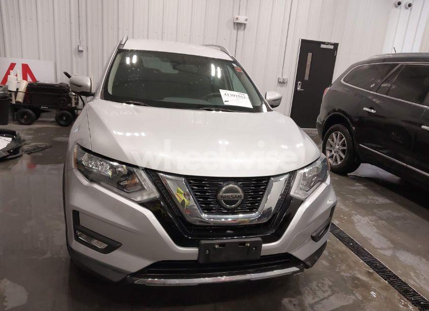 Photo 13 of 2018 Nissan Rogue SV (VIN 5N1AT2MV4JC712956)