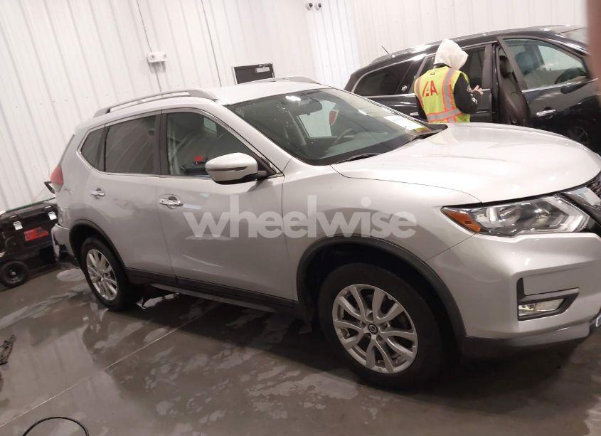 Photo 14 of 2018 Nissan Rogue SV (VIN 5N1AT2MV4JC712956)