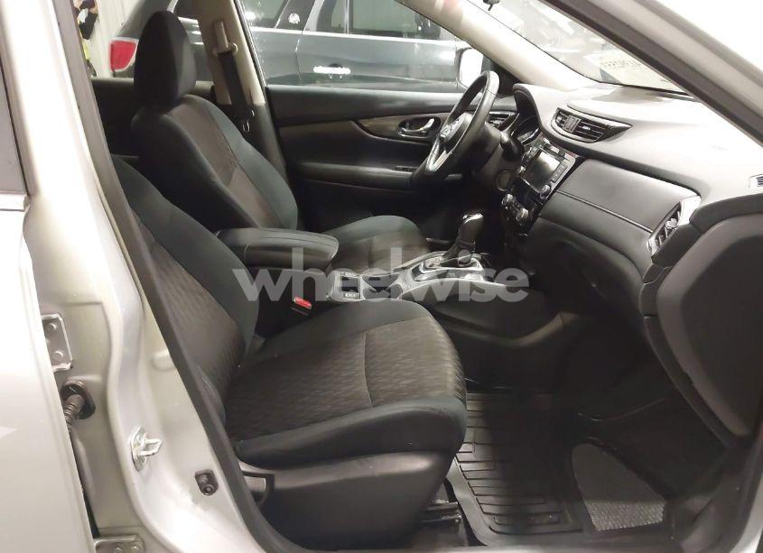 Photo 5 of 2018 Nissan Rogue SV (VIN 5N1AT2MV4JC712956)