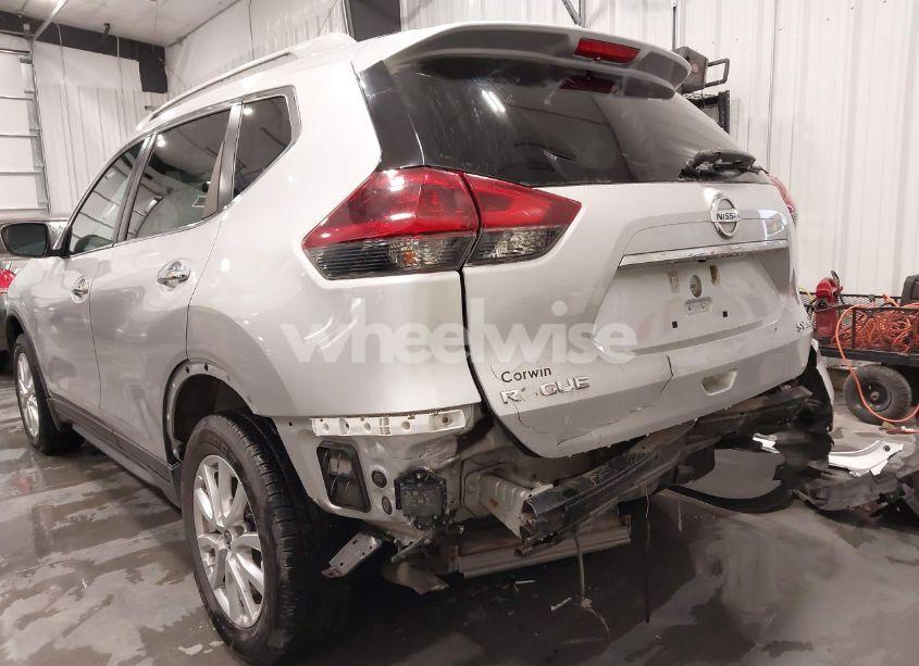 Photo 6 of 2018 Nissan Rogue SV (VIN 5N1AT2MV4JC712956)