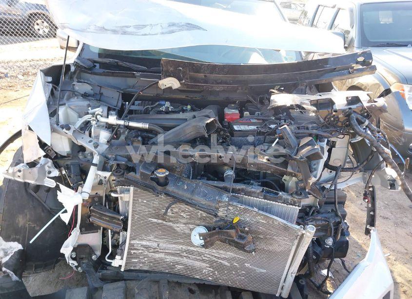 Photo 10 of 2018 Nissan Rogue SL (VIN 5N1AT2MV4JC713055)