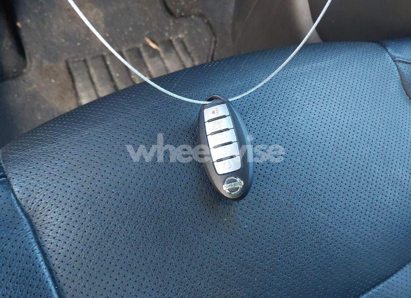 Photo 11 of 2018 Nissan Rogue SL (VIN 5N1AT2MV4JC713055)