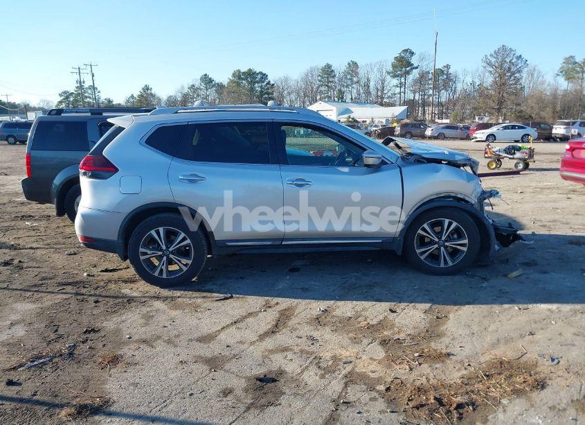 Photo 14 of 2018 Nissan Rogue SL (VIN 5N1AT2MV4JC713055)